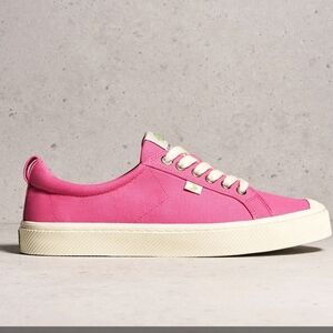 NIB Cariuma OCA LOW CANVAS PINK LEMONADE SNEAKERS UNISEX MENS 12 WOMANS 13.5
